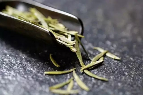 竹叶青茶是凉性还是热性 竹叶青茶是竹叶做的吗