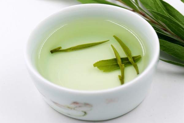 竹叶青茶是凉性还是热性 竹叶青茶是竹叶做的吗