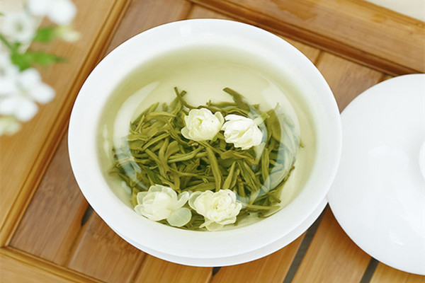 茉莉花茶是酸性还是碱性 茉莉花茶属于绿茶吗