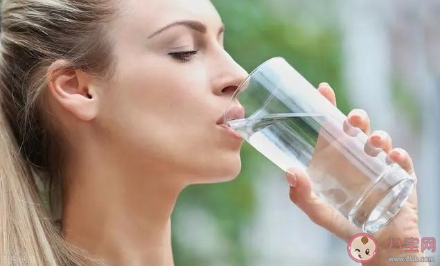 爱不爱喝水身体有啥区别 不爱喝水会影响哪些器官