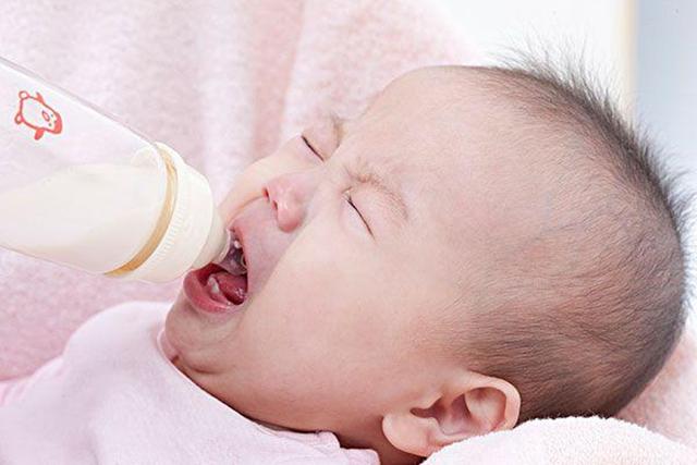 婴儿不喝奶奶该如何（婴儿不喝奶怎么办解决）(1)
